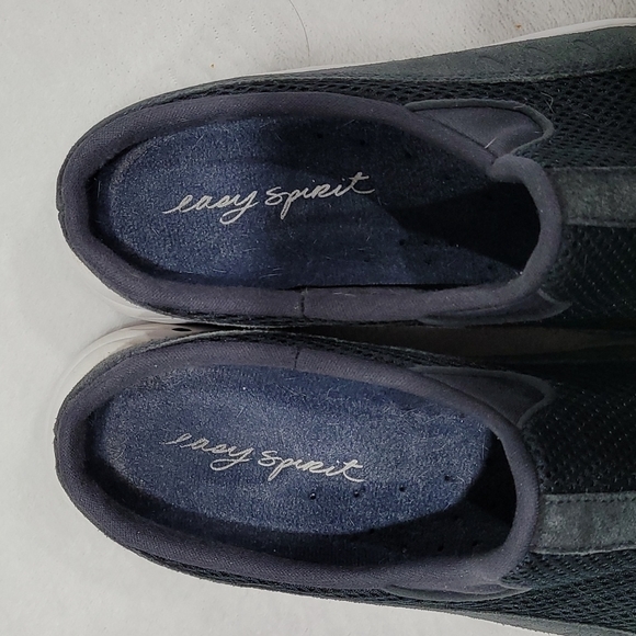 EUC Easy Spirit Traveltime Sneaker Black size 10 1/2 (10.5) - Picture 3 of 7